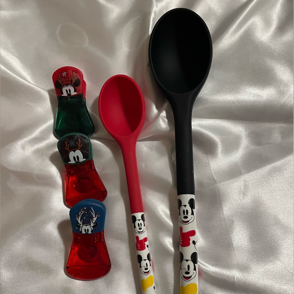 DISNEY: Mickey Mouse Kitchenware